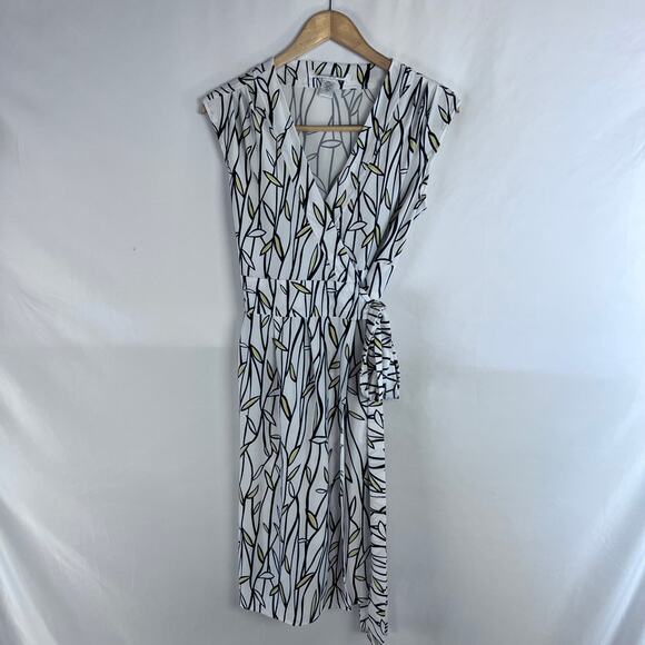 Diane Von Furstenburg Size 8 Silk Yellow and Black Wrap Dress Knee Length - Picture 7 of 7